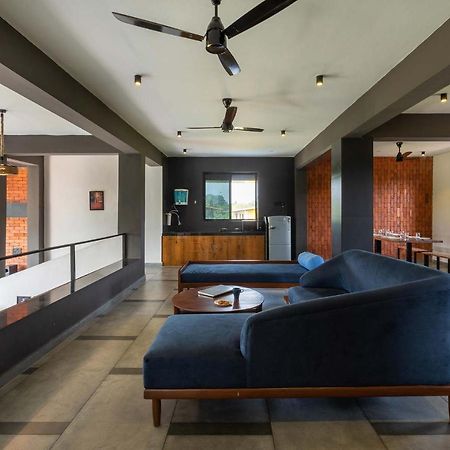 Two Villa By Stayvista With Infinity Pool, Farm & Mountain Views, Modern Interiors Karjat Exterior foto
