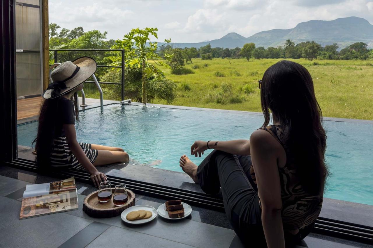 Two Villa By Stayvista With Infinity Pool, Farm & Mountain Views, Modern Interiors Karjat Exterior foto