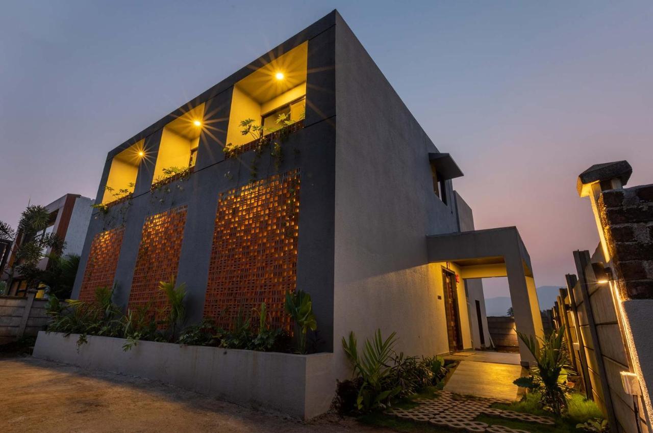 Two Villa By Stayvista With Infinity Pool, Farm & Mountain Views, Modern Interiors Karjat Exterior foto